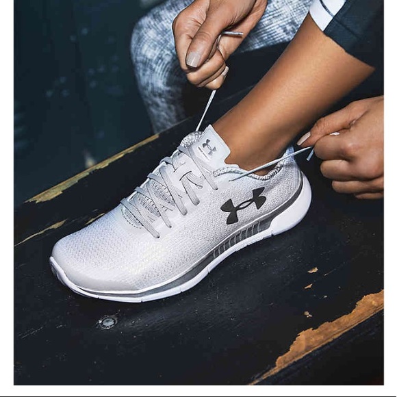 under armour lightweight running shoes